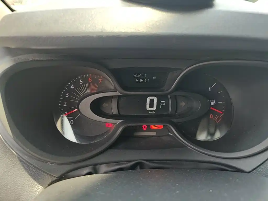 Renault Captur 2018 — фото 12