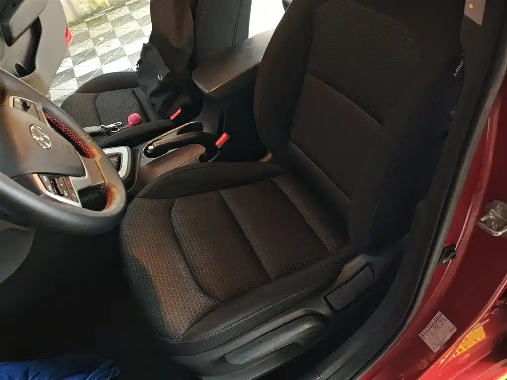Hyundai Elantra 2018 — фото 15