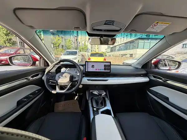 Geely Emgrand L 2022