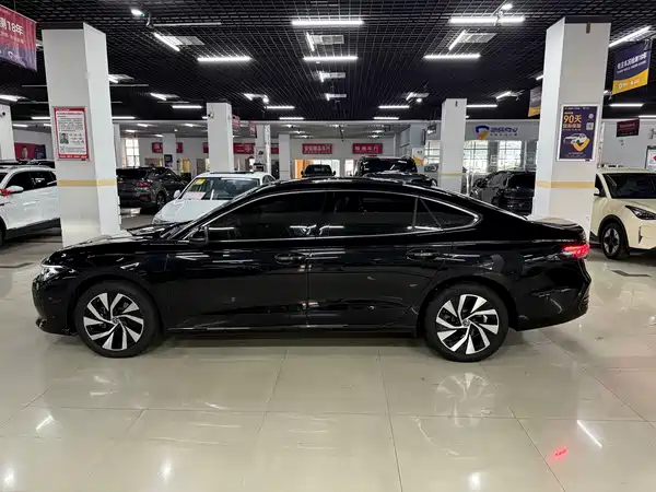 Volkswagen Passat 2024