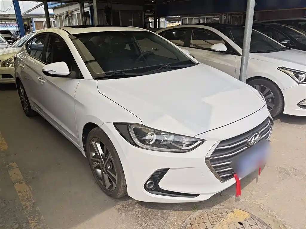 Hyundai Elantra 2017 — фото 4
