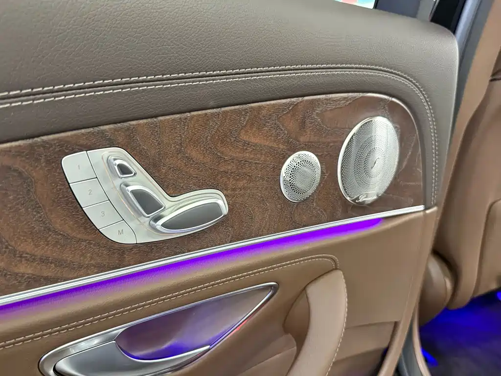 Mercedes-Benz E-Class 2023 — фото 11
