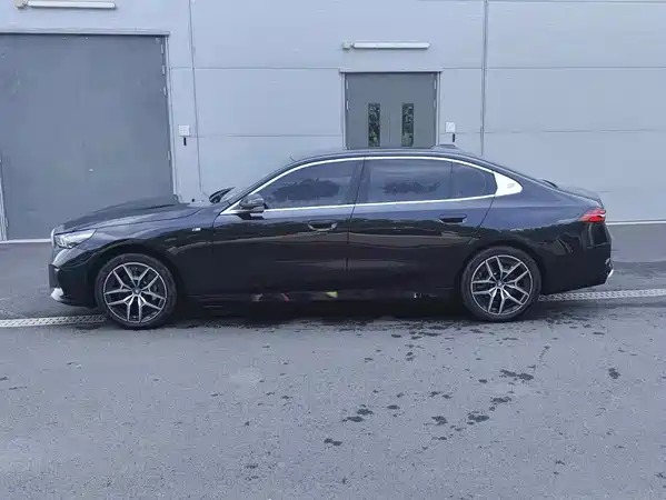 BMW i5 2026