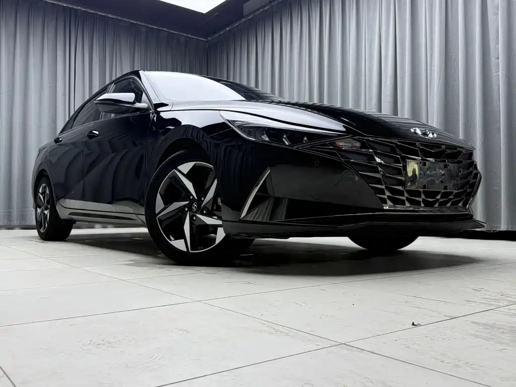 Hyundai Elantra 2022