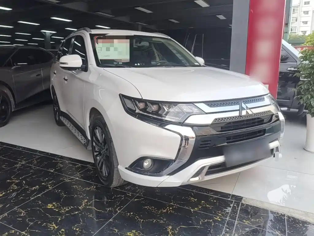 Mitsubishi Outlander 2022