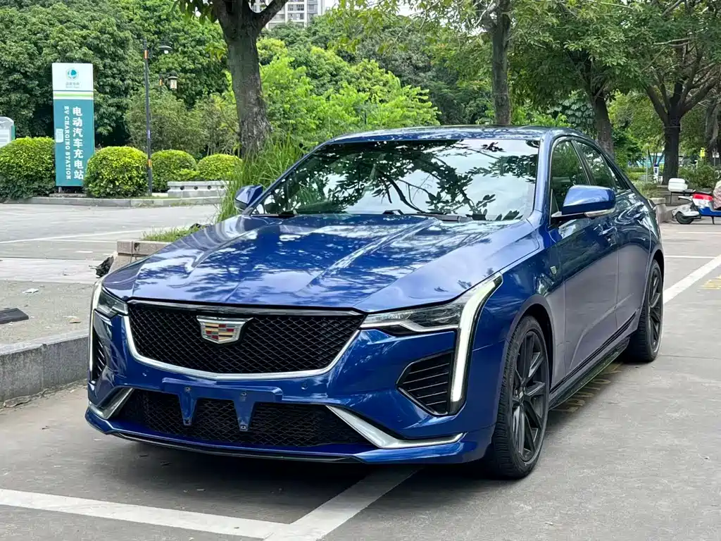 Cadillac CT4 2020 — фото 1
