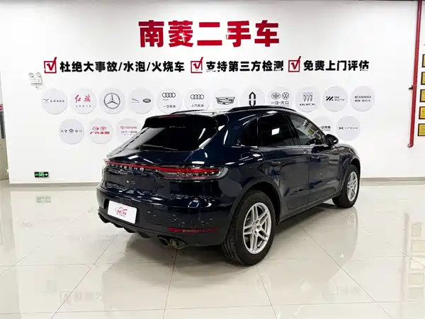 Porsche Macan 2021