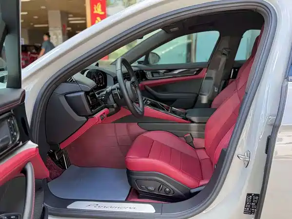 Porsche Panamera 2025