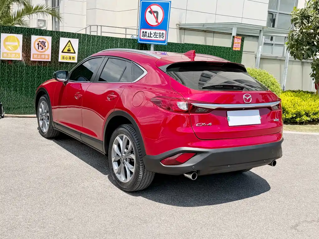 Mazda CX-4 2017 — фото 13