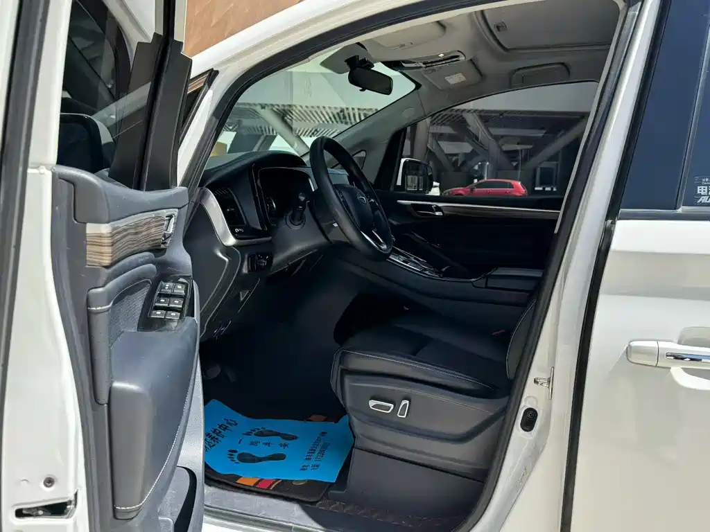 GAC Motor Trumpchi M8 2023 — фото 7
