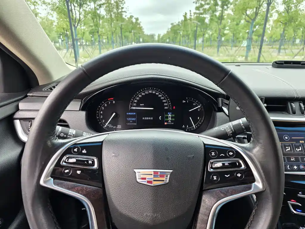 Cadillac XTS 2018 — фото 13