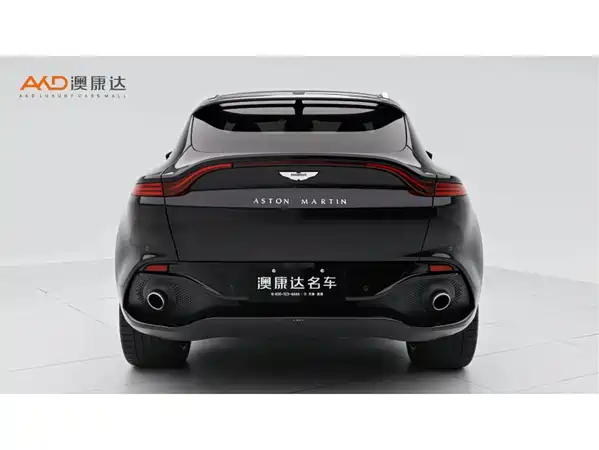 Aston Martin DBX 2021