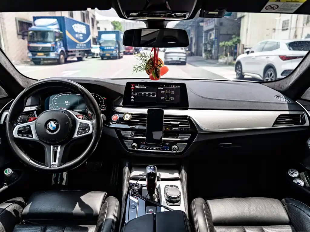 BMW M5 2020 — фото 13