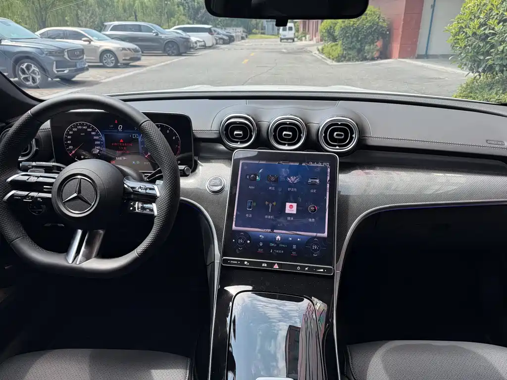 Mercedes-Benz C-Class 2023 — фото 11