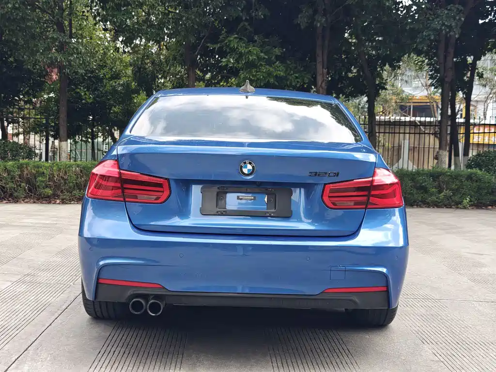 BMW 3 Series 2017 — фото 13