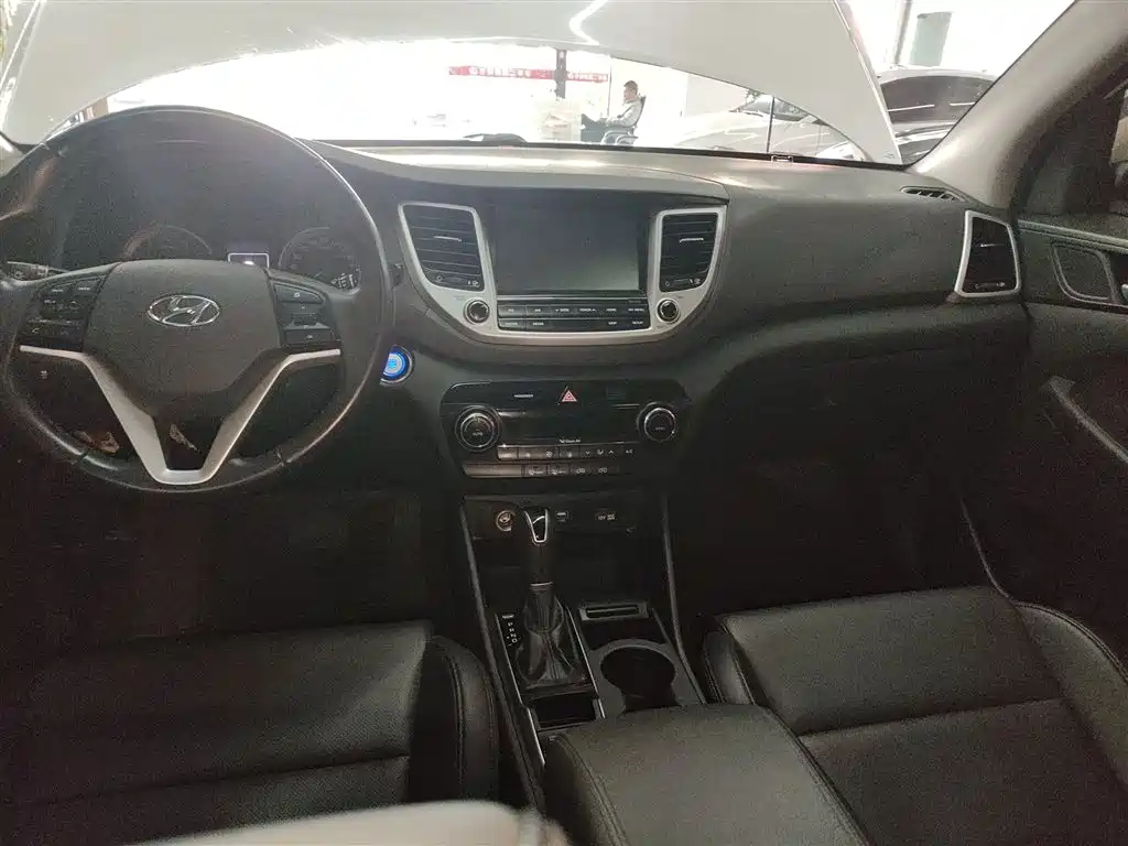 Hyundai Tucson 2016 — фото 10