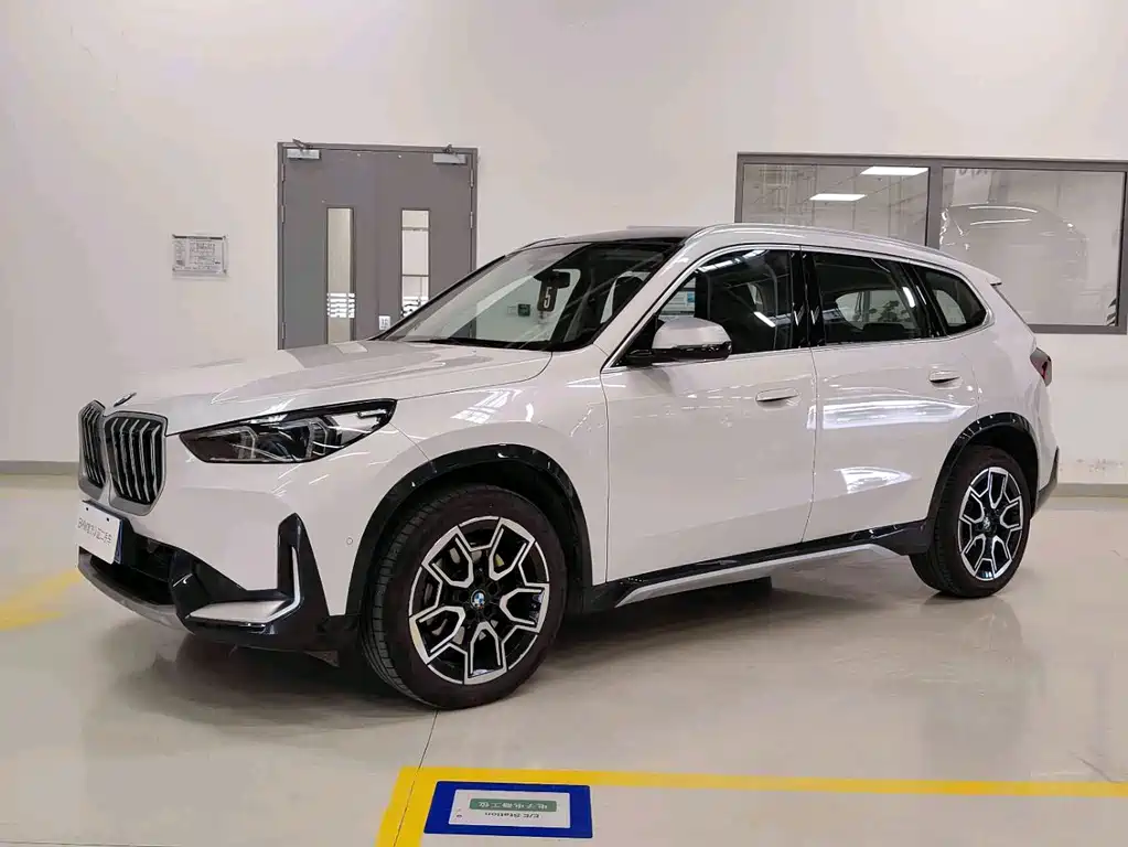 BMW X1 2025 — фото 1