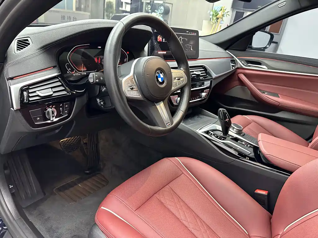 BMW 5 Series 2022 — фото 12