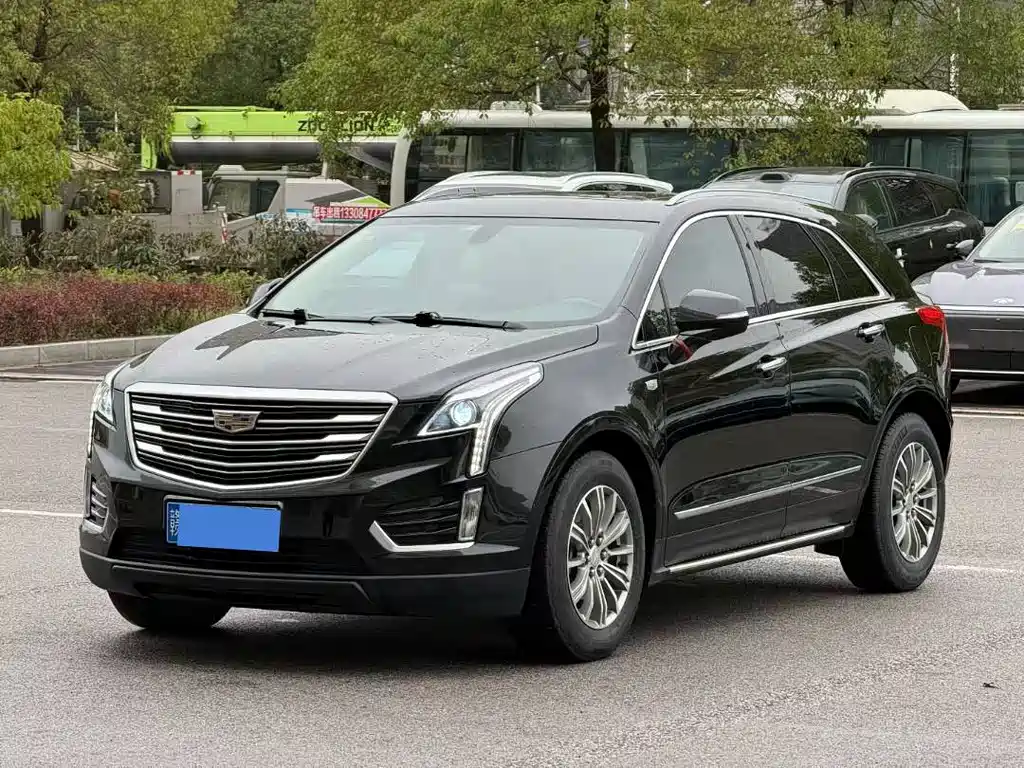 Cadillac XT5 2019 — фото 1