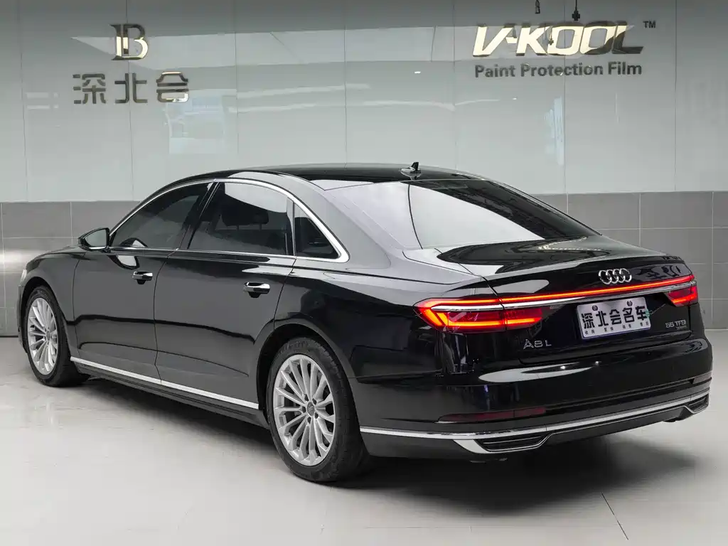 Audi A8 2019 — фото 24