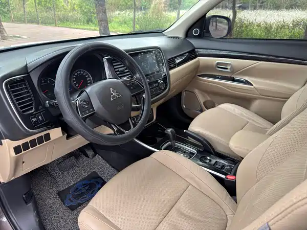 Mitsubishi Outlander 2018