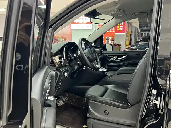 Mercedes-Benz V-Class 2023