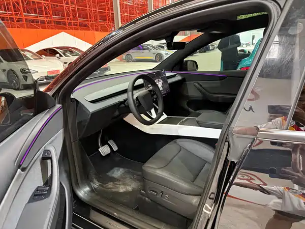 Tesla Model Y 2026