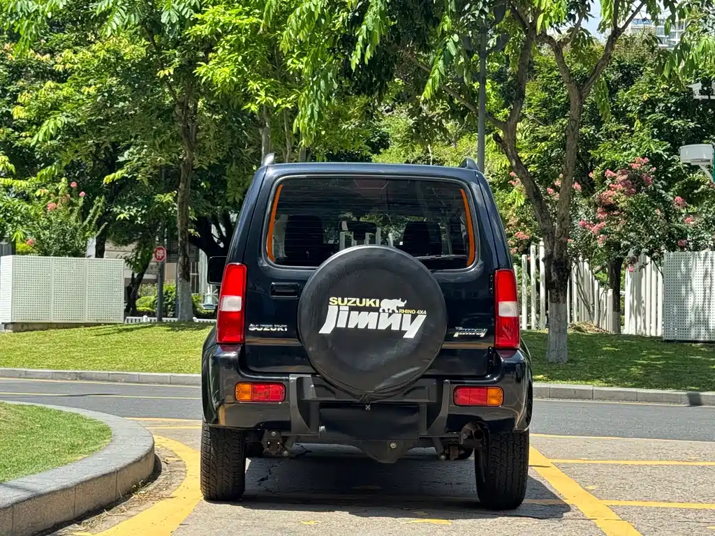 Suzuki Jimny 2018 — фото 12