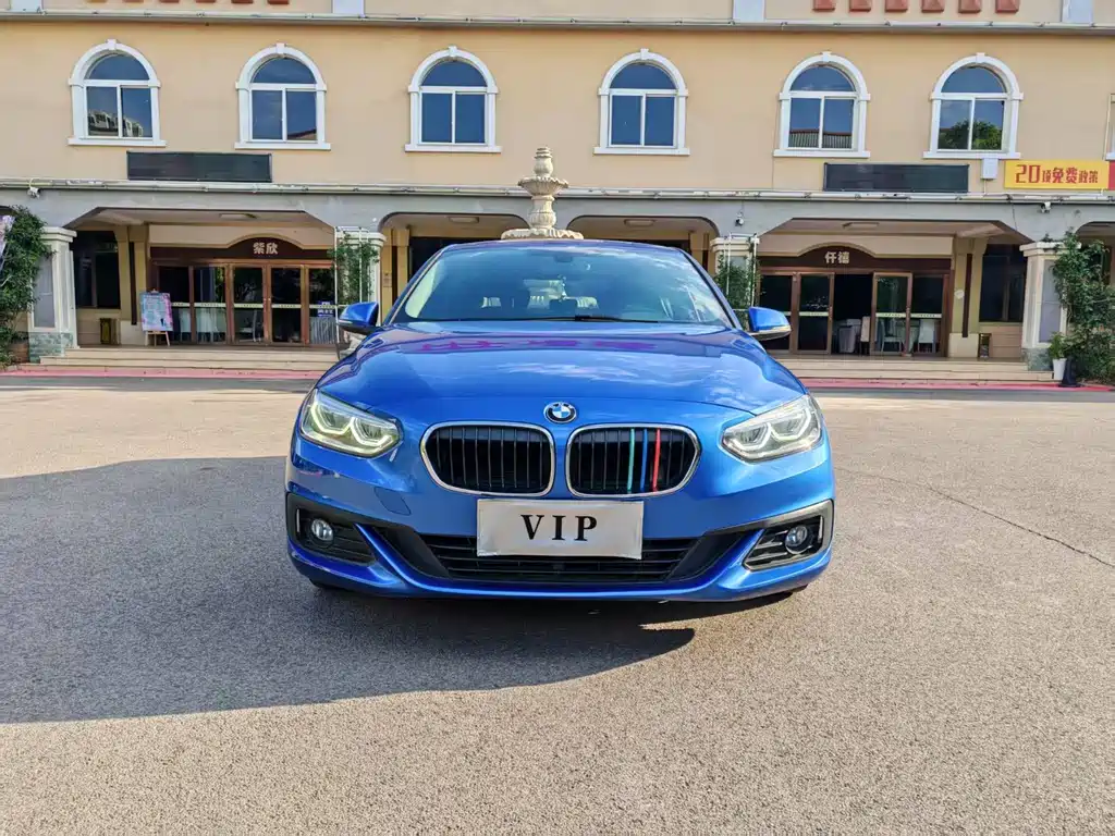 BMW 1 Series 2019 — фото 1