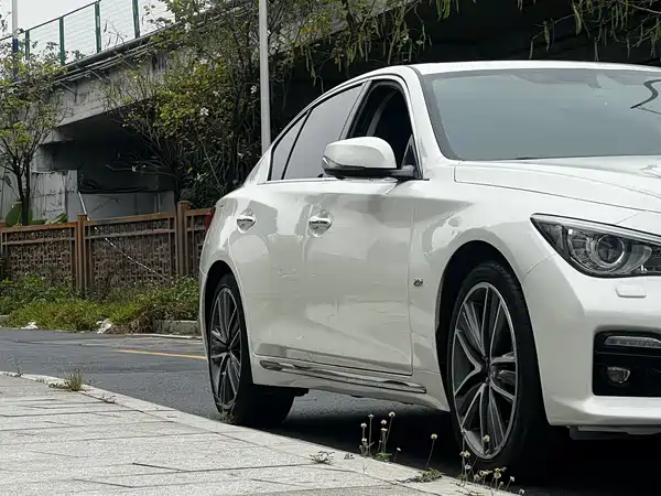 Infiniti Q50L 2016