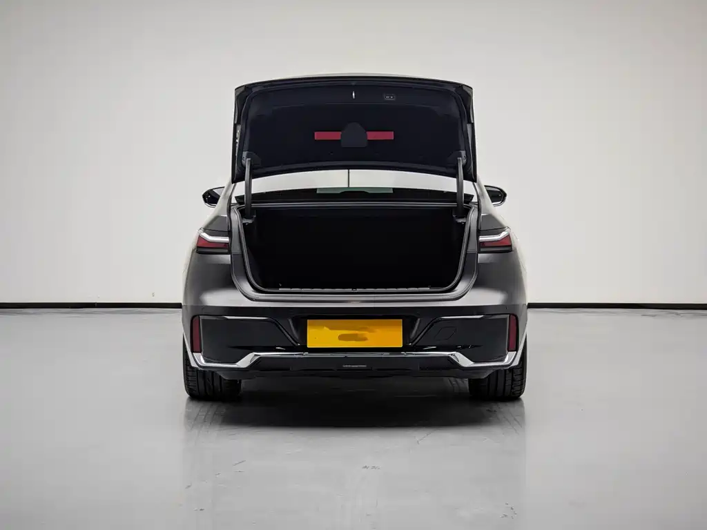 BMW i7 2023