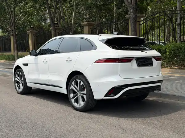 Jaguar F-PACE 2024