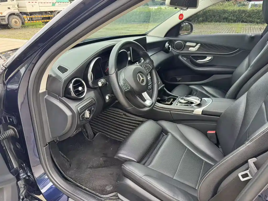 Mercedes-Benz C-Class 2017 — фото 13