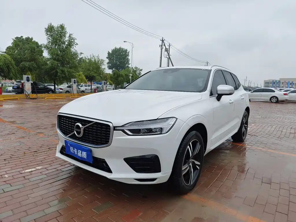 Volvo XC60 2019 — фото 1