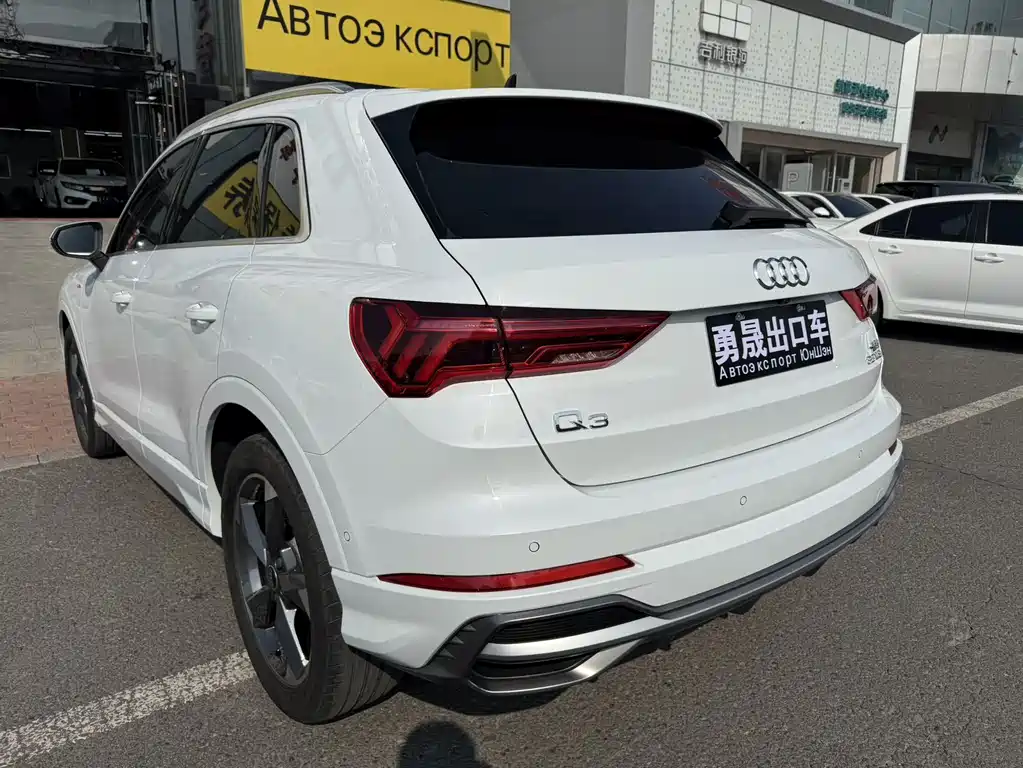 Audi Q3 2022 — фото 4