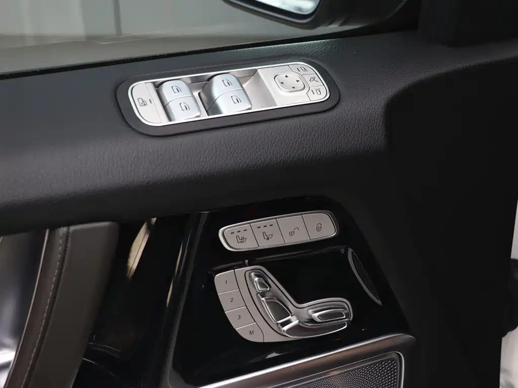 Mercedes-Benz G-Class 2023 — фото 12