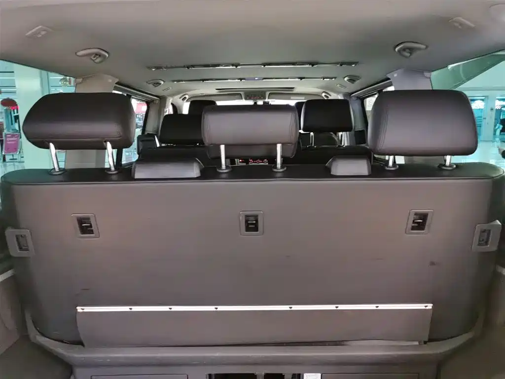Volkswagen Multivan 2017 — фото 13