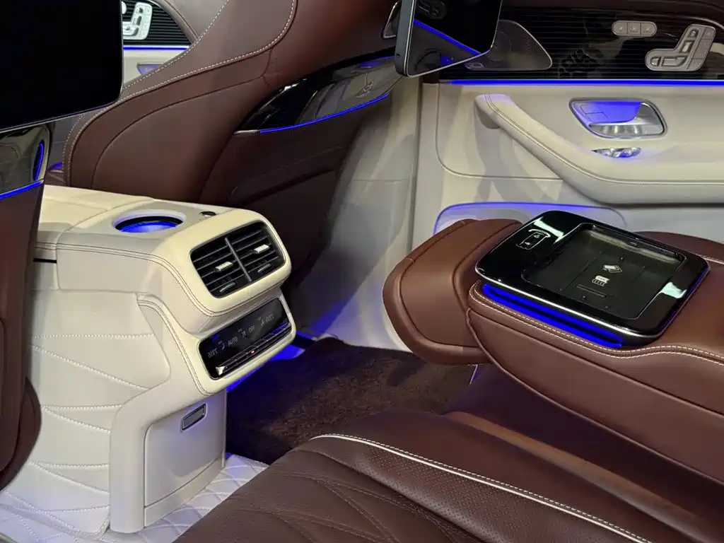 Mercedes-Benz Maybach GLS 2025 — фото 27