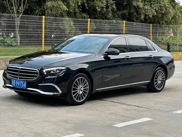 Mercedes-Benz E-Class 2022
