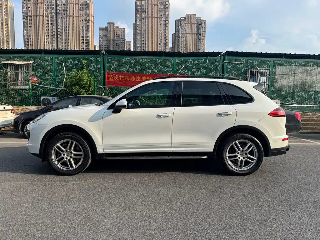 Porsche Cayenne 2015 — фото 4