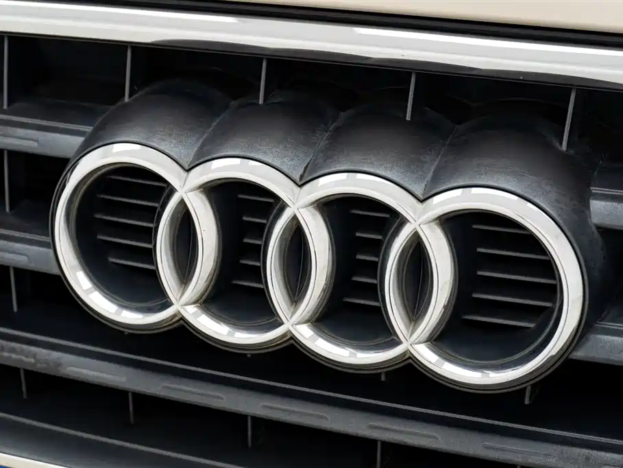 Audi Q3 2018 — фото 9