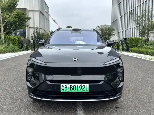 NIO ES8 2023
