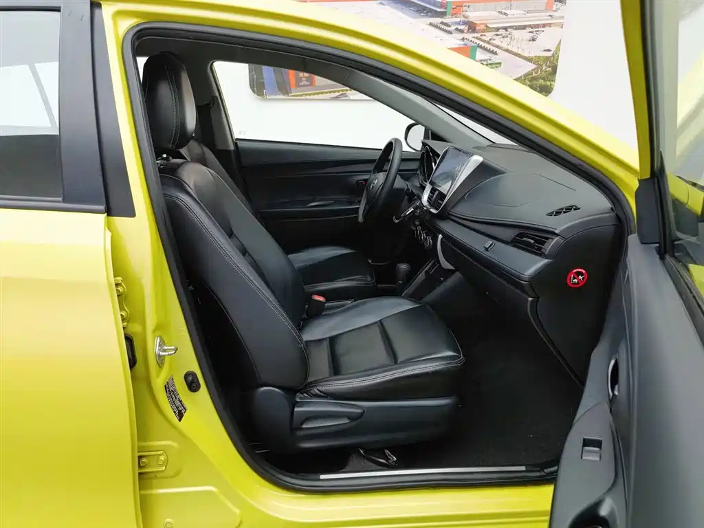 Toyota Yaris L 2019 — фото 23
