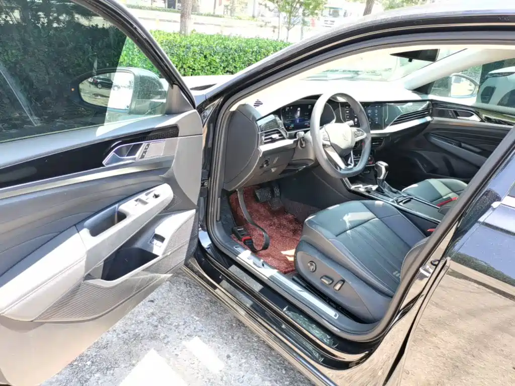 Volkswagen Passat PHEV 2023 — фото 16