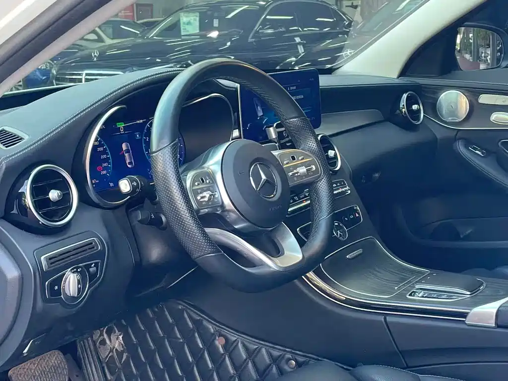 Mercedes-Benz C-Class 2021