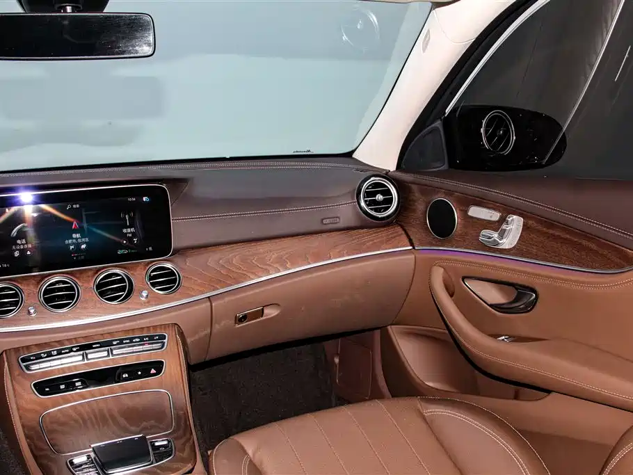 Mercedes-Benz E-Class 2023 — фото 26