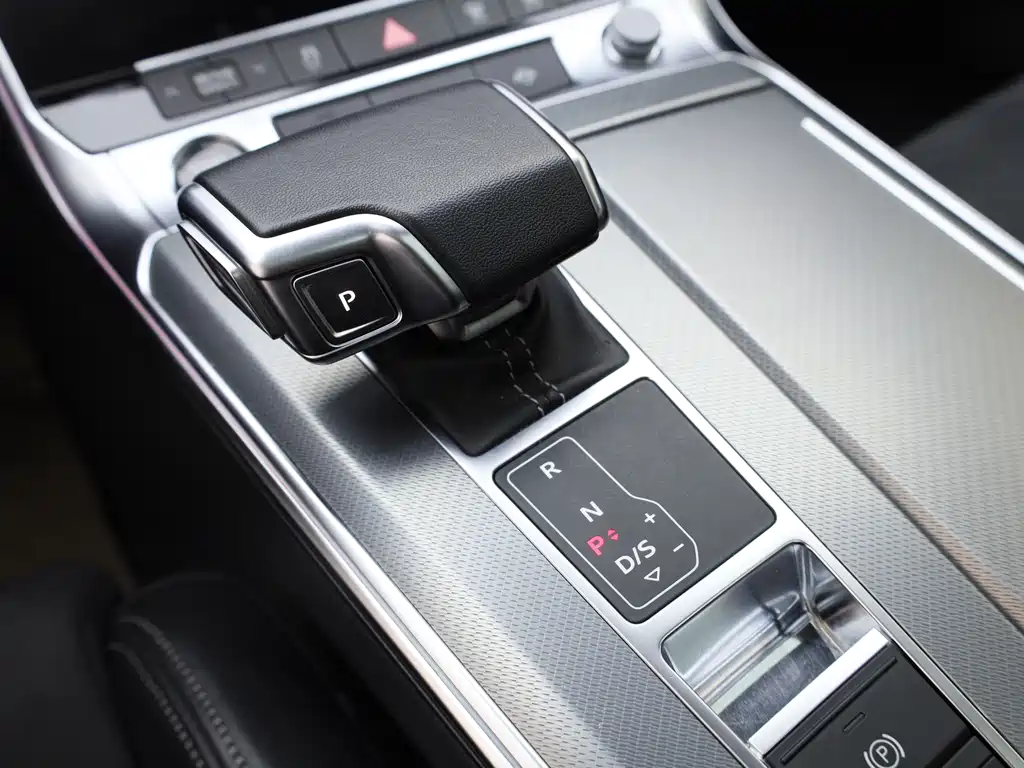 Audi A7L 2024 — фото 24