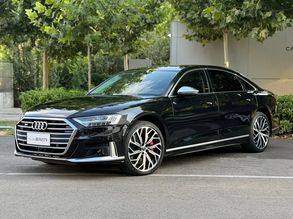 Audi S8 2022 — фото 1