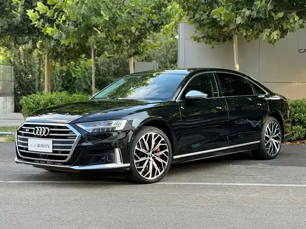 Audi S8 2022
