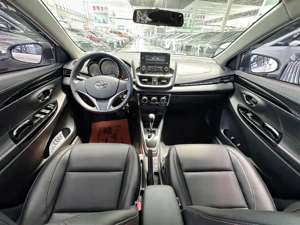 Toyota Yaris L 2021